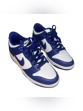 Nike women/Kids Low Top Sneakers in Blue and White